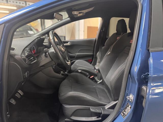Ford FIESTA ST 200pk 1.5 EcoBoost Apple Carplay Privacy glass Verlagingsset 5drs Dealeronderhouden