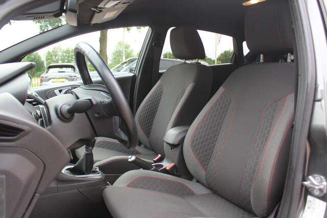 Ford FIESTA 1.0 EcoBoost ST Line / Navigatie / Parkeerhulp achter / 17'' / Xenon / DAB / Getint glas / Cruise Control