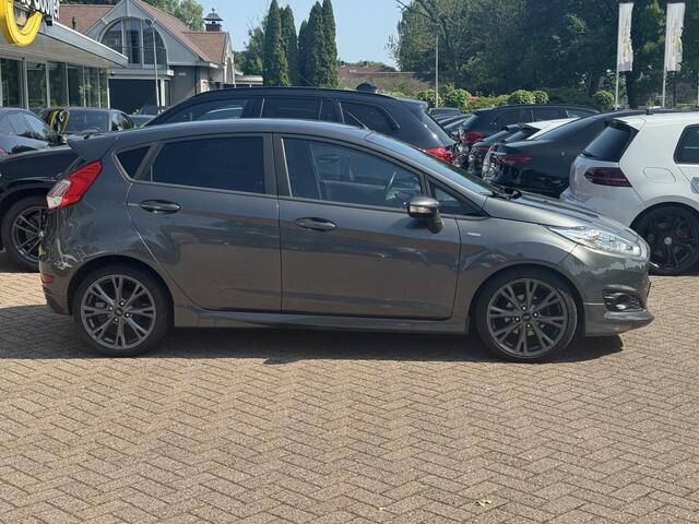 Ford FIESTA 1.0 EcoBoost ST Line / Navigatie / Parkeerhulp achter / 17'' / Xenon / DAB / Getint glas / Cruise Control