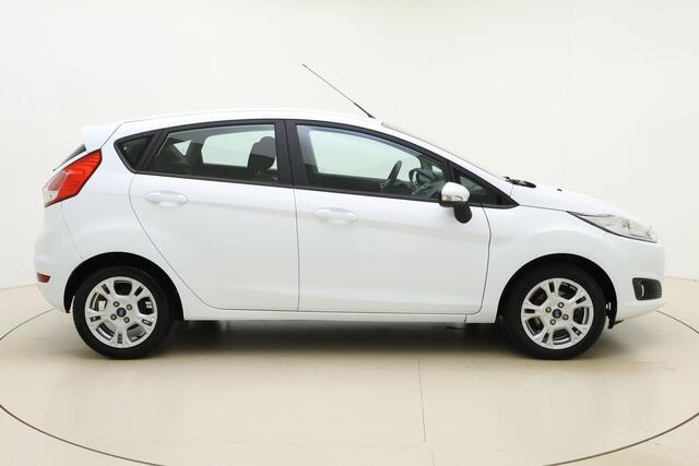 Ford FIESTA 1.0 Style Ultimate | Navigatie | Camera | Lichtmetalen velgen | Parkeersensoren voor en achter | Cruise control | 5 deuren