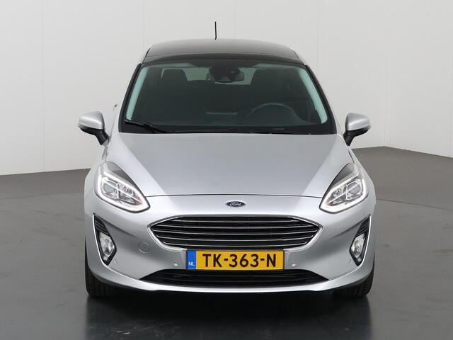 Ford FIESTA 1.0 EcoBoost Titanium | Panoramadak | Winterpakket | Parkeercamera | Climate Control | Cruise Control | Dodehoekdetectie |