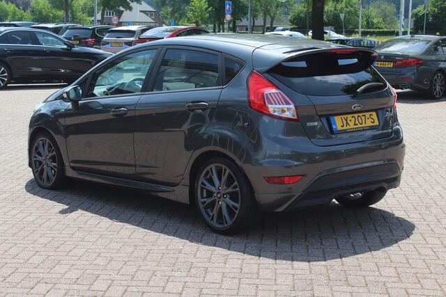 Ford FIESTA 1.0 EcoBoost ST Line / Navigatie / Parkeerhulp achter / 17'' / Xenon / DAB / Getint glas / Cruise Control