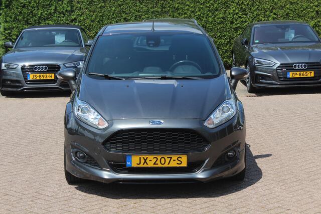 Ford FIESTA 1.0 EcoBoost ST Line / Navigatie / Parkeerhulp achter / 17'' / Xenon / DAB / Getint glas / Cruise Control