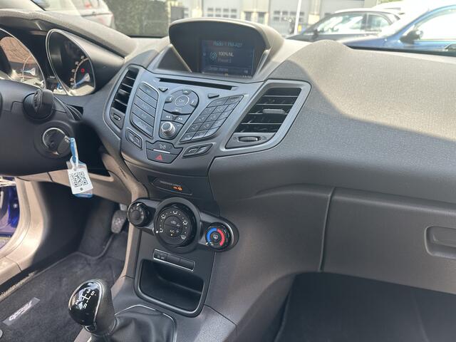 Ford FIESTA 1.0 Style Navi Airco NL auto Dealer Onderhouden !