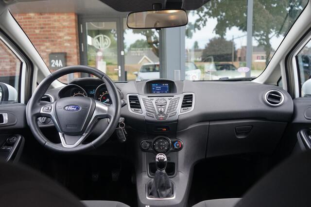 Ford FIESTA 1.0i Trend , Bluetooth, Nieuwe APK, LED, 5-deurs, MF stuur.