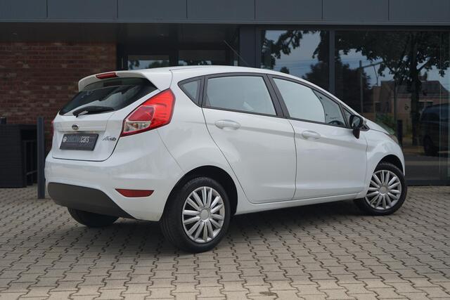 Ford FIESTA 1.0i Trend , Bluetooth, Nieuwe APK, LED, 5-deurs, MF stuur.