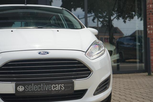 Ford FIESTA 1.0i Trend , Bluetooth, Nieuwe APK, LED, 5-deurs, MF stuur.