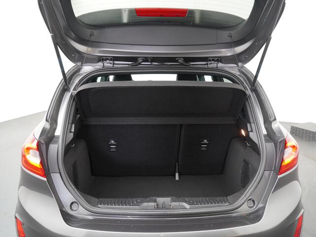 Ford FIESTA EcoBoost Hybrid 125 pk ST-Line X | Winter Pack | Camera | Adapt. cruise | LED | B&O | Navi | Clima |
