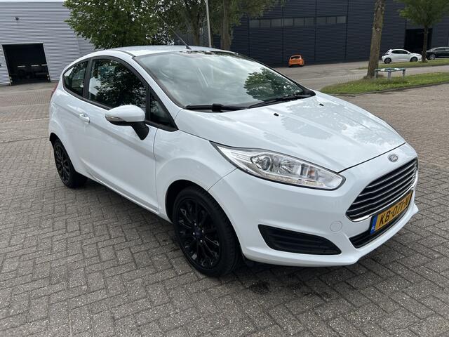 Ford FIESTA 1.0 Style NAVI PDC AIRCO DEALER NA!