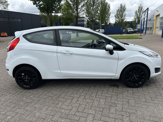 Ford FIESTA 1.0 Style NAVI PDC AIRCO DEALER NA!