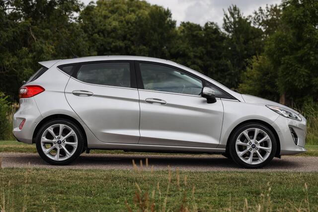 Ford FIESTA EcoBoost 100 pk Titanium ? Pano ? ACC ? B&O