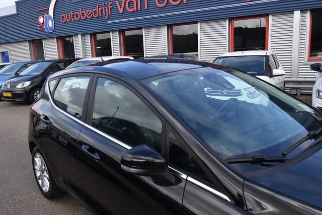 Ford FIESTA 1.5 TDCi Titanium , CLIMATR , CR CONTR , NAVI , LMV16 ,