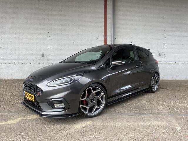 Ford FIESTA 1.5 EcoBoost ST-3 |Pano!|Led!|Winterpack!|Maxton!|