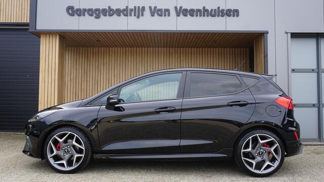 Ford FIESTA 1.5 EcoBoost 200pk ST-3 Recaro LED 5drs *22295km * carplay stoelverw carbon 18inch LM B&O *1ste eigenaar* NL AUTO