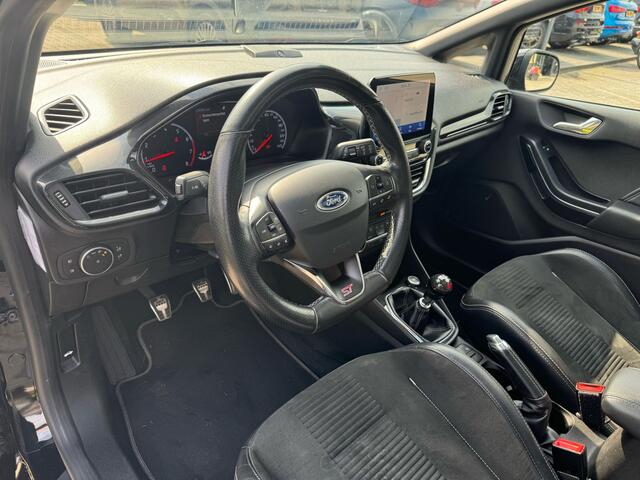 Ford FIESTA 1.5 EcoBoost ST-3 panorama, navi, cruise, stoelverw