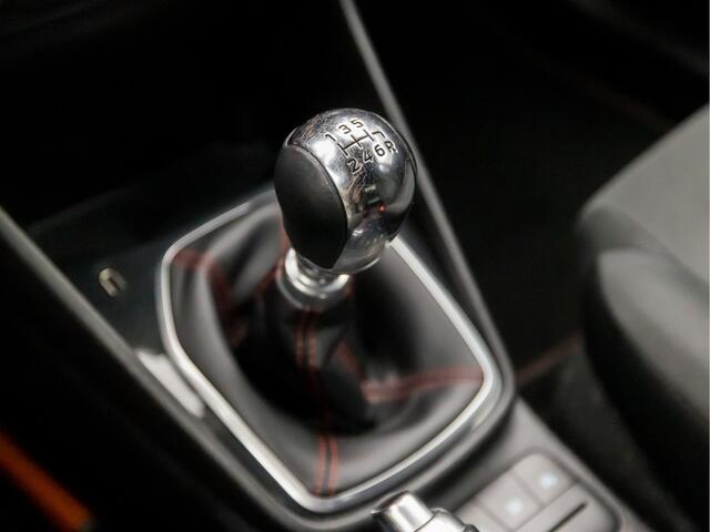 Ford FIESTA 1.0 EcoBoost ST-Line 100Pk (APPLE CARPLAY, GROOT NAVI, GETINT GLAS, LANE ASSIST, SPORTSTOELEN, LM VELGEN, CRUISE, NIEUWE APK, NIEUWSTAAT)