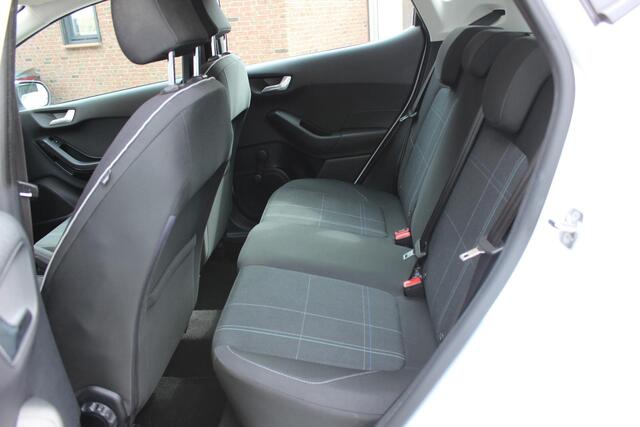 Ford FIESTA 1.1 Trend ST Line 17", Navigatie/Carplay, DAB.
