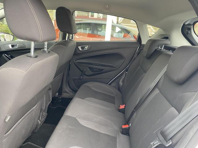 Ford FIESTA 1.0 EcoBoost Titanium | Parkeersensoren | Dealeronderhouden | Navi | Climate Control | Cruise Control | PDC voor & achter