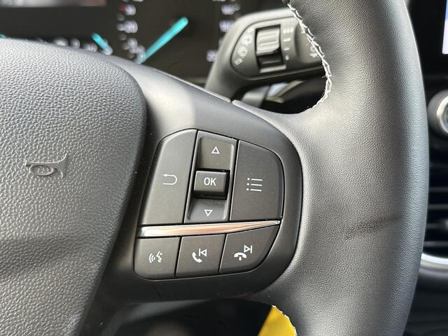 Ford FIESTA 1.0 EcoBoost Hybrid Titanium Automaat / Android Auto/Apple Carplay navigatie / Stoelverwarming / Parkeersensor Achter / zeer lage km stand /