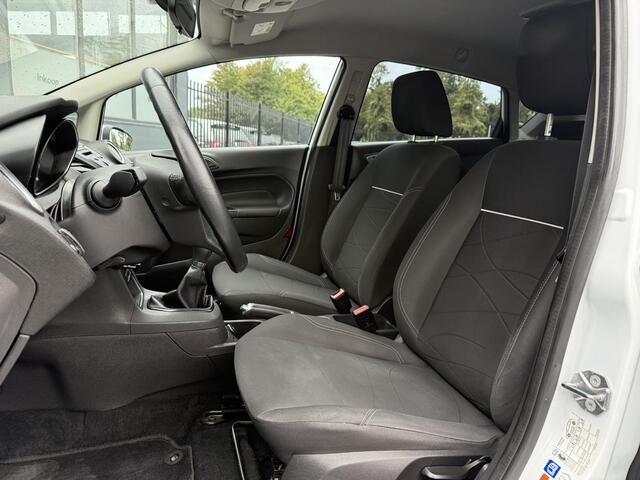 Ford FIESTA 1.0 Style Ultimate 2e Eigenaar,Navi,Airco,Cruise,80pk,5 Deurs,Lm velgen,N.A.P,Pdc V+A,Apk tot 05-2026