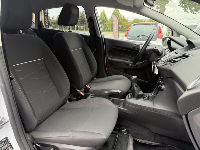 Ford FIESTA 1.0 Style Ultimate 2e Eigenaar,Navi,Airco,Cruise,80pk,5 Deurs,Lm velgen,N.A.P,Pdc V+A,Apk tot 05-2026