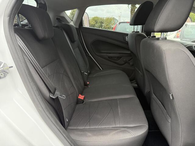 Ford FIESTA 1.0 Style Ultimate 2e Eigenaar,Navi,Airco,Cruise,80pk,5 Deurs,Lm velgen,N.A.P,Pdc V+A,Apk tot 05-2026