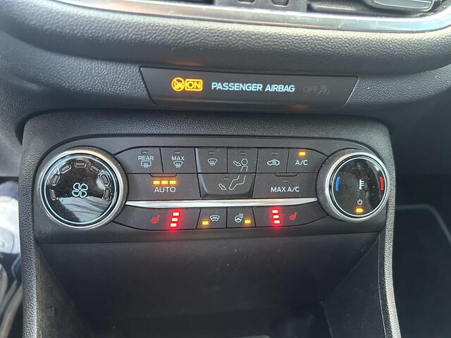 Ford FIESTA 1.0 EcoBoost Hybrid Titanium | Lage Km stand 25000 | Trekhaak | All Season banden | Climate control | Navigatie | Stoel / Suur en Voorruit verwarming | Cruise control | LED Apple Carplay/ Android Auto Parkeersensoren
