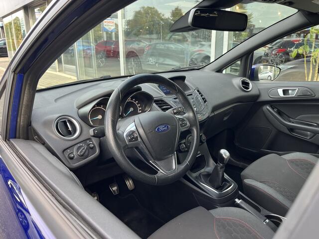 Ford FIESTA 1.0 EcoBoost ST Line 100pk/74kW 6-bak | Camera | Cruise | Navi | PDC | Privacy | Spoiler | Climate | Vooruitverwarming | etc. etc.