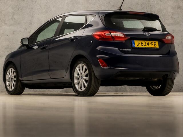 Ford FIESTA 1.0 EcoBoost Titanium Sport (APPLE CARPLAY, GROOT NAVI, CLIMATE, ADAPTIVE CRUISE, CAMERA, SPORTSTOELEN, LED KOPLAMPEN, LM VELGEN, LANE ASSIST, NIEUWSTAAT)
