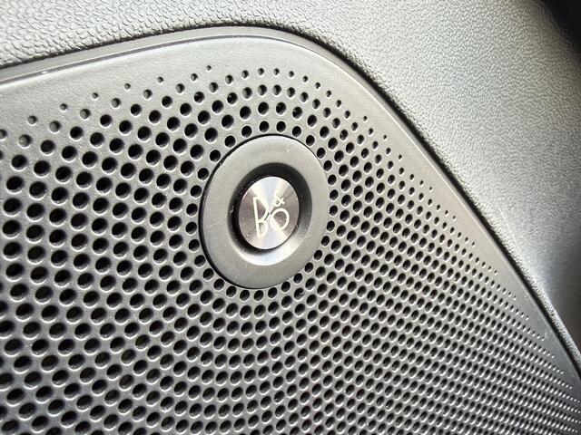 Ford FIESTA 1.0 EcoBoost Titanium | B&O Audio | 5 Deurs | Clima | Stoel/Stuurverw | Camera |