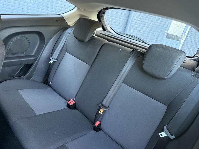 Ford FIESTA 1.25 15inch,Cv,Electr.ramen,Radio/cd 2016 km 142.000 Sportieve auto !!