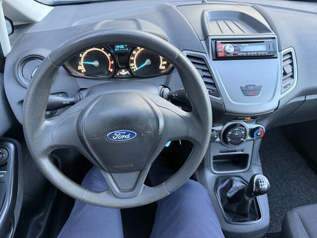 Ford FIESTA 1.25 15inch,Cv,Electr.ramen,Radio/cd 2016 km 142.000 Sportieve auto !!