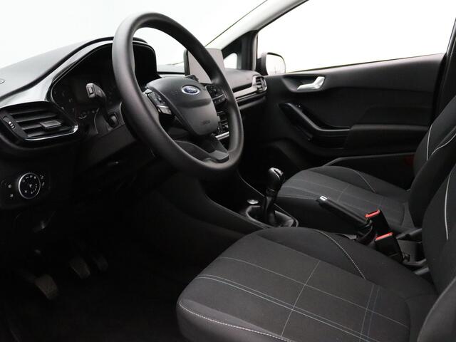 Ford FIESTA 85pk Trend Cruise | Climate | Carplay | Navi | Parkeersens. achter