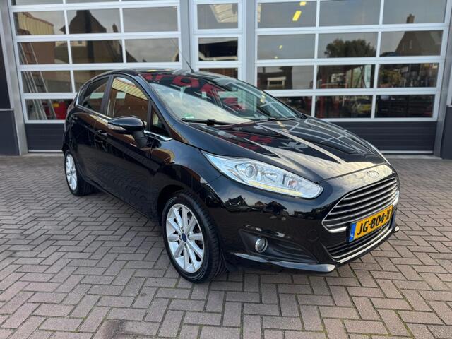 Ford FIESTA 1.0 ECOBOOST 100PK TITANIUM / NAVI / AIRCO / CRUISECONTROL / RIJKLAAR!