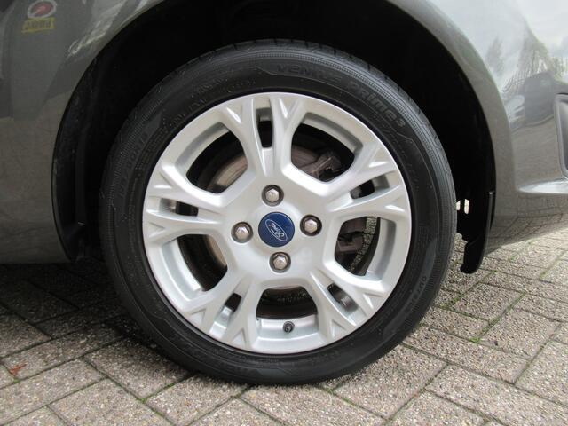 Ford FIESTA 1.0 Style Ultimate | Airco | Navigatie | Parkeersensoren | Incl. Garantie | Lichtmetalen velgen | LED Dagrijverlichting |