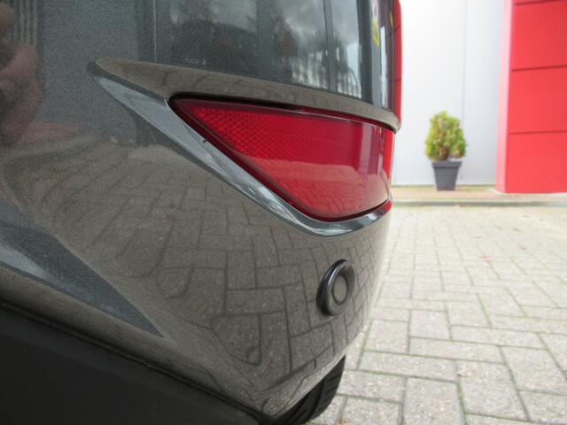 Ford FIESTA 1.0 Style Ultimate | Airco | Navigatie | Parkeersensoren | Incl. Garantie | Lichtmetalen velgen | LED Dagrijverlichting |