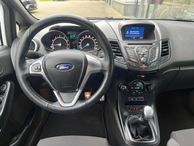 Ford FIESTA 1.0 ST-LINE 5Drs NAVI PDC ECC