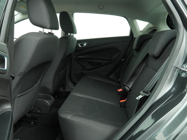 Ford FIESTA 80PK Style Ultimate | Navigatie | Parkeersensoren v+a | ISOFIX | LM velgen | All season banden |