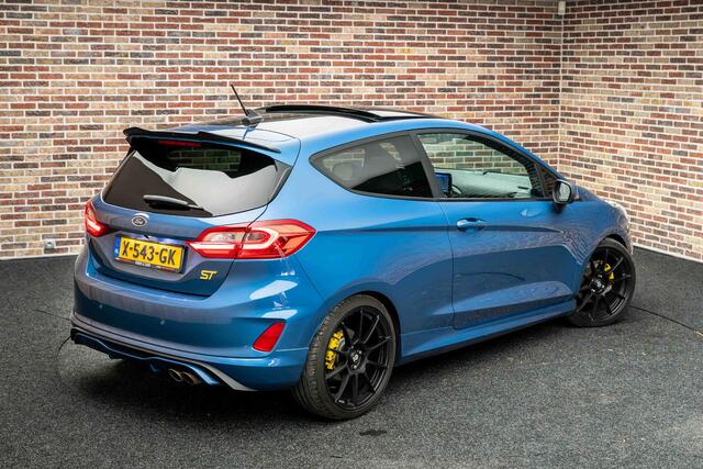 Ford FIESTA 1.5 EcoBoost ST-3 ST LINE CARPLAY SPARCO SPORTSTOELEN SPORTSTUUR PANORAMA