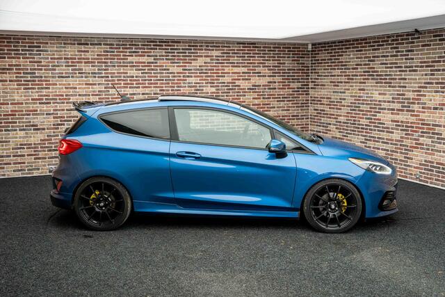 Ford FIESTA 1.5 EcoBoost ST-3 ST LINE CARPLAY SPARCO SPORTSTOELEN SPORTSTUUR PANORAMA