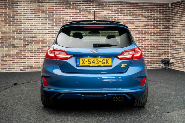 Ford FIESTA 1.5 EcoBoost ST-3 ST LINE CARPLAY SPARCO SPORTSTOELEN SPORTSTUUR PANORAMA