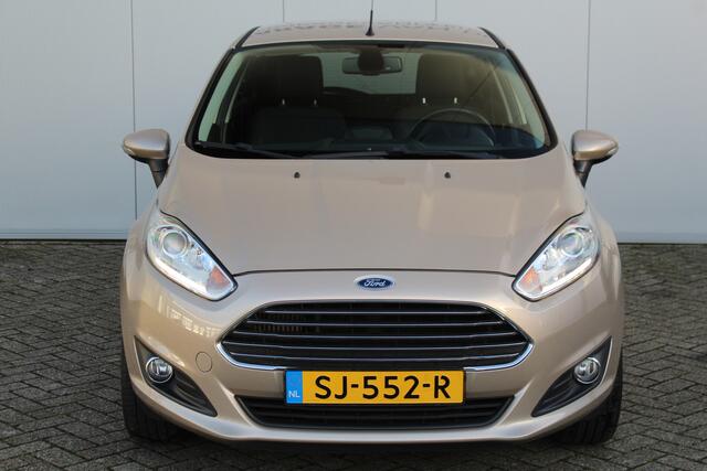 Ford FIESTA 1.0-100pk EcoBoost Titanium. Nette en erg goed onderhouden Ford Fiesta. Airco, navigatie, telefoonvoorb., LM wielen, cruise control, parkeersensoren achter etc.