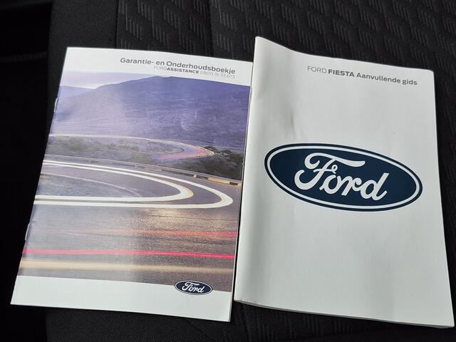 Ford FIESTA 1.0 EcoBoost Hybrid Titanium | Parkeersensoren | Keyless Entry | Stoel en Stuurverwarming | Voorruitverwarming | Navigatie via Apple Carplay of Android Auto |