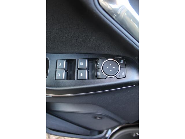 Ford FIESTA 1.0-100pk EcoBoost Titanium 5deurs Mooie en zuinige Ford Fiesta in de luxe Titanium uitvoering. Climate control , Cruise control , Navigatie , Bluetooth