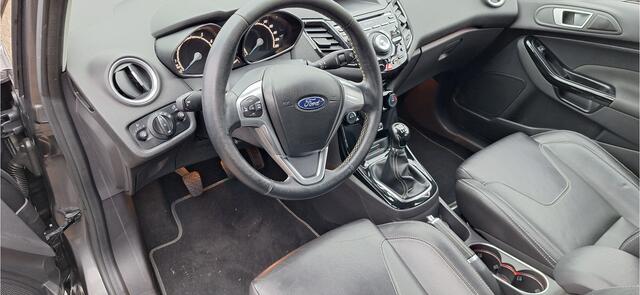 Ford FIESTA Titanium LEREN BEKLEDING - 140 PK