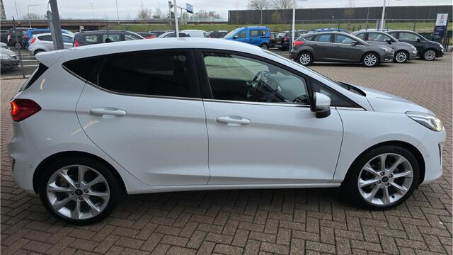Ford FIESTA 1.0 EcoBoost Titanium**Automaat**Navigatie**Elektrische Inklapbaar Spiegels**Achteruitrij Camera**Lichtmetalen velgen** Perfect in Onderhoud** BOVAG Garantie