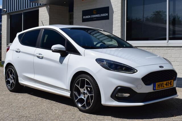 Ford FIESTA 1.5 EcoBoost ST-3 200 PK | Winter Pak. | Carplay | Recaro | LED | Camera