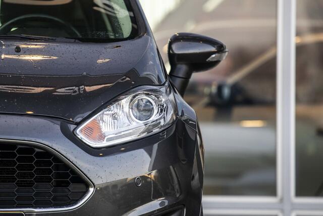 Ford FIESTA 1.5 TDCi Style Ultimate Edition | Park. sens. V + A | NL Auto
