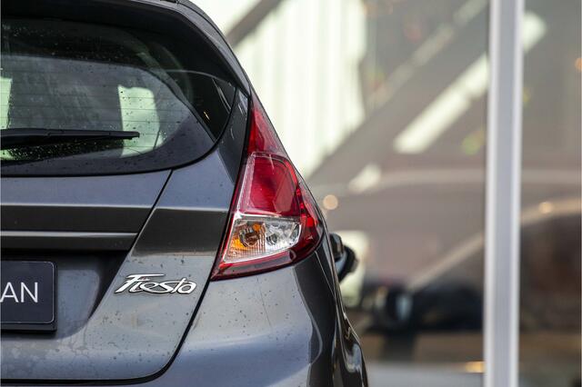 Ford FIESTA 1.5 TDCi Style Ultimate Edition | Park. sens. V + A | NL Auto