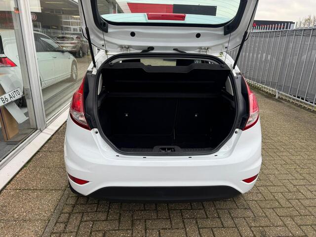Ford FIESTA 1.0 Style | Airco | Elektrische ramen | Onderhoudsboekjes aanwezig | APK tot 07-01-2027 | NAP |